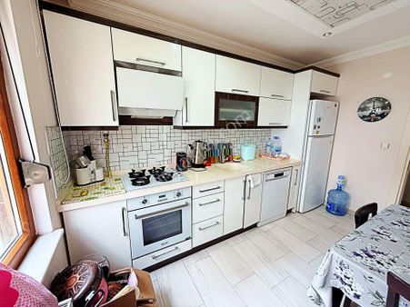 🌀gültaş Emlaktan Akçay Altınkumda Satılık 2+1 Bahçe Kullanımlı Asansörlü Daire