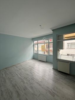 Ciftlik Mahallesinde İci Temiz Kiralık Daire