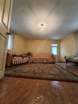 Araz Gayrimenkul 75 Yıl Mah.satılık 1 Kat Daire