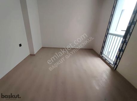 Başkut Emlak' Tan Örnekköy De 2+1 Kiralık Daire
