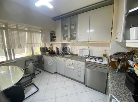 Ilıca Mahallesinde 3+1 9 Eylü Ve Metro Yakını.