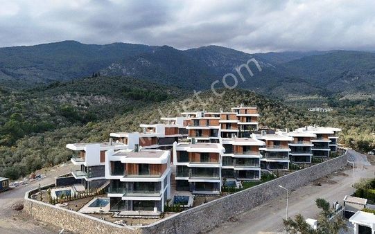Yiğit'ten Güre'de Deniz Manzaralı Müstakil Havuzlu 3+2 Villa