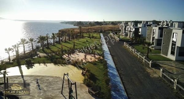 Yaz-kış Oturuma Uygun Karaevlide Denizesıfır,havuzlu Lüks Villa