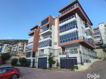 Kuşadası Ege Mah Doğalgazlı Otaparkli Manzaralı 2+1 Satılık Daire