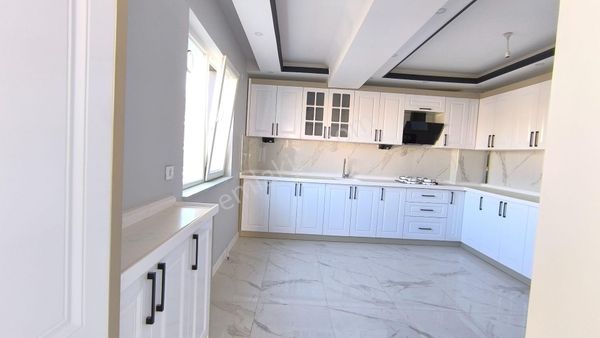 Yenikent'den Sena Emlak'tan Full Yapılı Kata'da Sıfır 3+1 Satılık Daireler