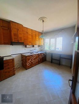 Beyazyaka'dan Turabey Mahallesinde 3+1 Satılık Daire