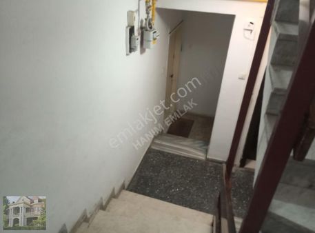 Kot 1 De 2+1 Çitf Balkonlu Boş Bakımlı Binada