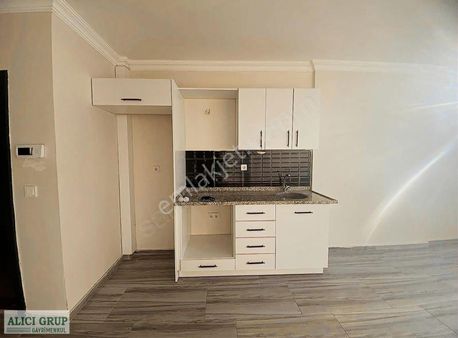 1+1 Satılık Btu Yanı Cadde Üzerinde,iskanlı- Hasarsız