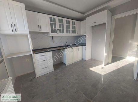 Kozan Yolu Üzeri 3+1 Kapalı Mutfak Kiralık Daire