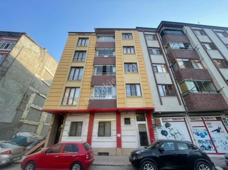 Mevsim Gayrimenkul'den Üniversiteye Çok Yakın 2+1 Kiralık Daire