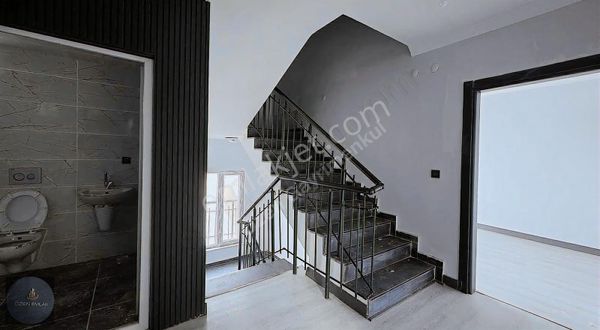 Özen Emlak Satıyor.