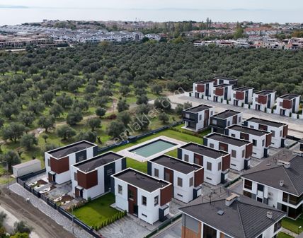 Yiğit'ten Güre'de Modern Mimari Tasarım 3+1 Lüks Villa