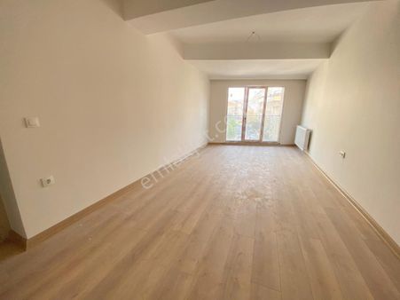 █ Konfor █ Küçükyalıda Sıfır 3. Katta Balkonlu Ayrı Mutfaklı 2+1