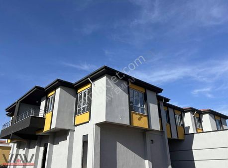 Bahçeşehirde 3+1 Site İçi Lüks Sıfır Ferah Daire