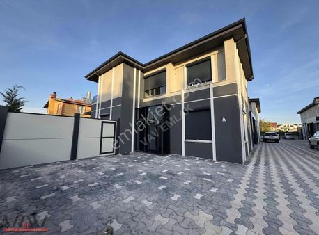 Site İçi 4+1 200 Metre Müstakil Villa