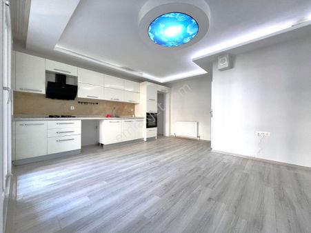 𝄞melodi'den Akçay Merkez'de 3+1 Ebeveyn Banyolu Çift Ön Cephe Full Kredilidaire