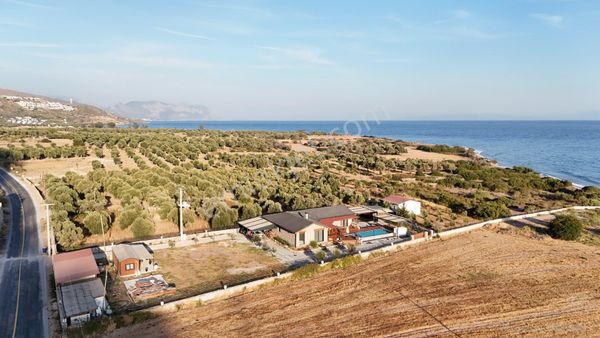 Çökertme Sahilinde Tam Müstakil 3+1 Özel Havuzlu Taş Villa Ve Arsası