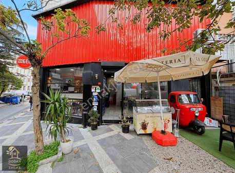 Üsküdarın Merkezinde Devren Kiralık 3 Katlı 150m2 Burger Salonu