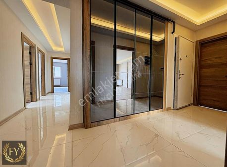 Merkezi Konum 4+1 Cam Balkon Kombi Petek Ankastre Full Daire