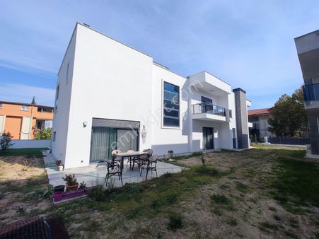 Redstone Myra Dan Koşu Yolu Altı Nda Satılık Natamam Villa