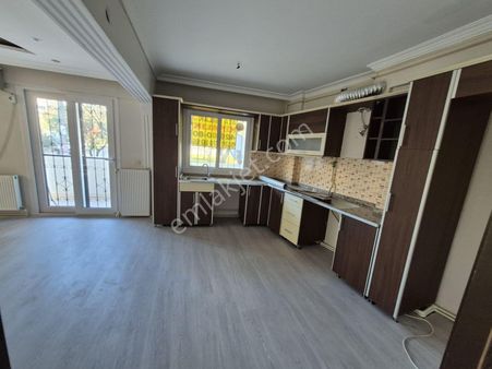 Buca/ufuk Mahallesi/kapalıpazaryeri Yanı/3+1/9yıllık/dublexdaire