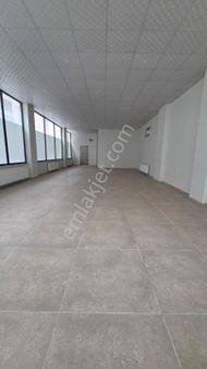 Karakaş Mahallesinde 370 M2 Kiralık Dükkan