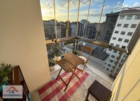 Ck'suadiye Minibüs Caddesi Üzerinde Balkonlu 80m2 2+1 2 Banyo