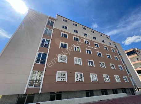 Cumhuriyet Mahallesi 1+1 Satılık Daire