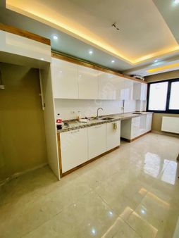 Emlak Center'dan Yeni Mah Satılık 2+1 Kapalı Mutfaklı Ara Kat