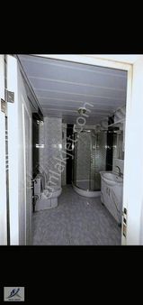 Aşık Şenlik Caddesinde Kiralık Tertemiz 2+1 Daire Açil !!!!