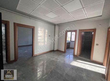 Tugay Kınacı'dan Canbaylar Plaza'da 2+1 Kiralık Ofis