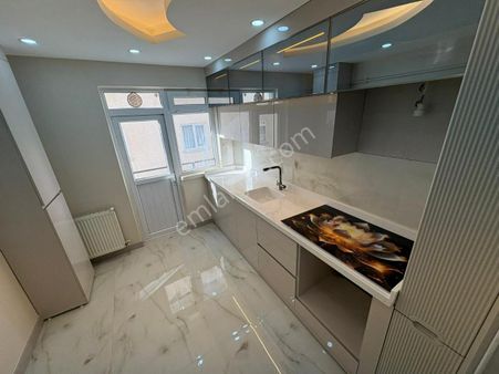 Mareşal Çakmak Mh 3 Banyolu 3+1 1.katta Çift Balkonlu Daire
