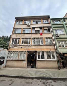 Zühtüpaşa Uzmanından Yenilenmiş 2+1 Bahçe Katı