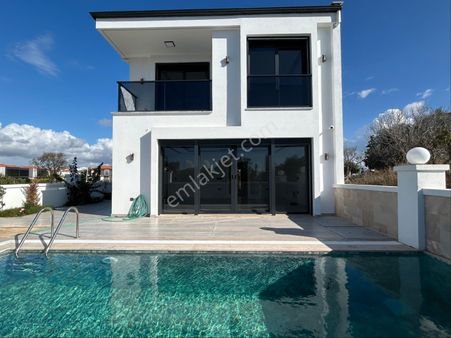 Didimde Sahile Yakın 3+1 Tam Müstakil Villa