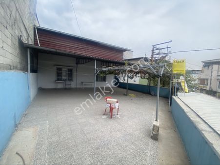 Satılık Cadde Üzeri Altı Dükkan Üstü İki Daire Müstakil