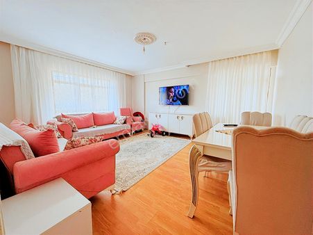 Merkezi Lokasyonda Natoyolu Cadde Dibi Ara Kat 2+1 Satılık Daire