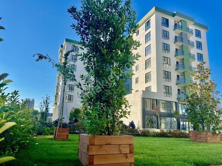 Sancaktepe Sitede Cadde Üzeri Satılık 90 M2 2+1 Daire