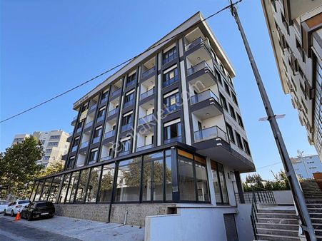 Sancaktepe Ana Cad. Üzeri İskanlı Ve Otoparklı Satılık 2+1 Daire