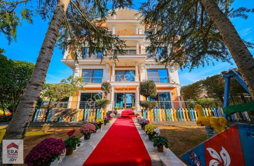 Tuzla Orhanlı 'da Bahçeli Satılık Bina