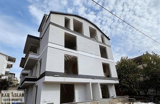 Başiskele Serdar'da 2+1 Mükemmel Konumlu Arakat Dairemiz