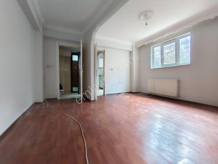 Köprü Emlaktan Zübeyde Hanım Mah'de Satılık 60m2 1+1 Bahçe Katı