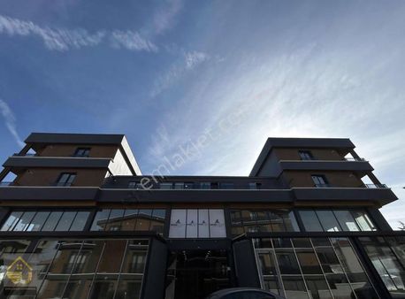 İncek Bulvar 'da 1.kat 3+1 120m2 Satılık Ofis