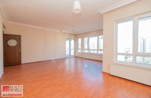 Antalya Muratpaşa Laura Avm Karşısın Da Satılık 3+1 Daire