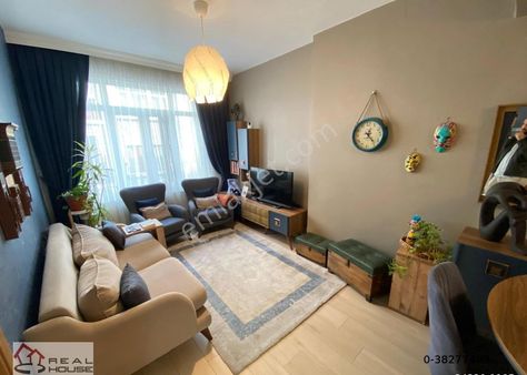 Hırka-i Şerif Mahallesinde İçi Yeni Yapılı 2+1 Satılık Daire