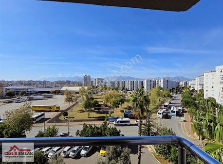 Cesurdan Satılık Şehrin Merkezinde Dünya Göz Arkası Daire