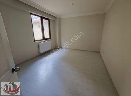 Güneyden Metroya 5 Dakika Yürüme 1+1.giriş Katı Ayrı Mutfakdaire