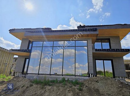 Cb Premıum'dan Batı Mahall De Fırsat Köşe Başı Villa