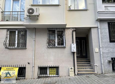 Haliç Caddesinde ,fatih Camiine 50 Mt., 2+1 Daire Satılık ,boş