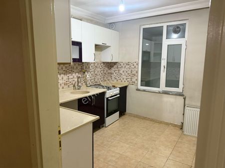 Van Merkez Lokasyonu Kiralık 3+1 Daire