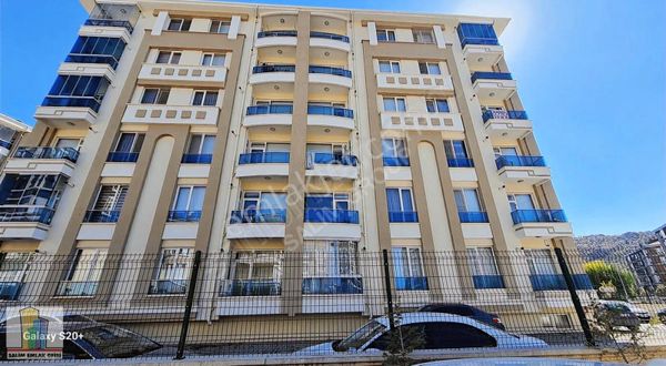 Uydukent Selçuklu Mahallesi Ara Kat Lüks Kiralık Daire